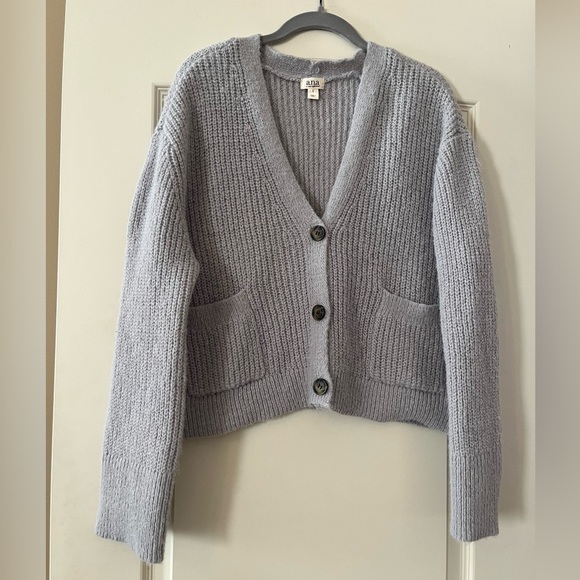 A.n.a. brand Oversized, Cropped Gray 3-button Cardigan Women’s size small - Picture 1 of 15
